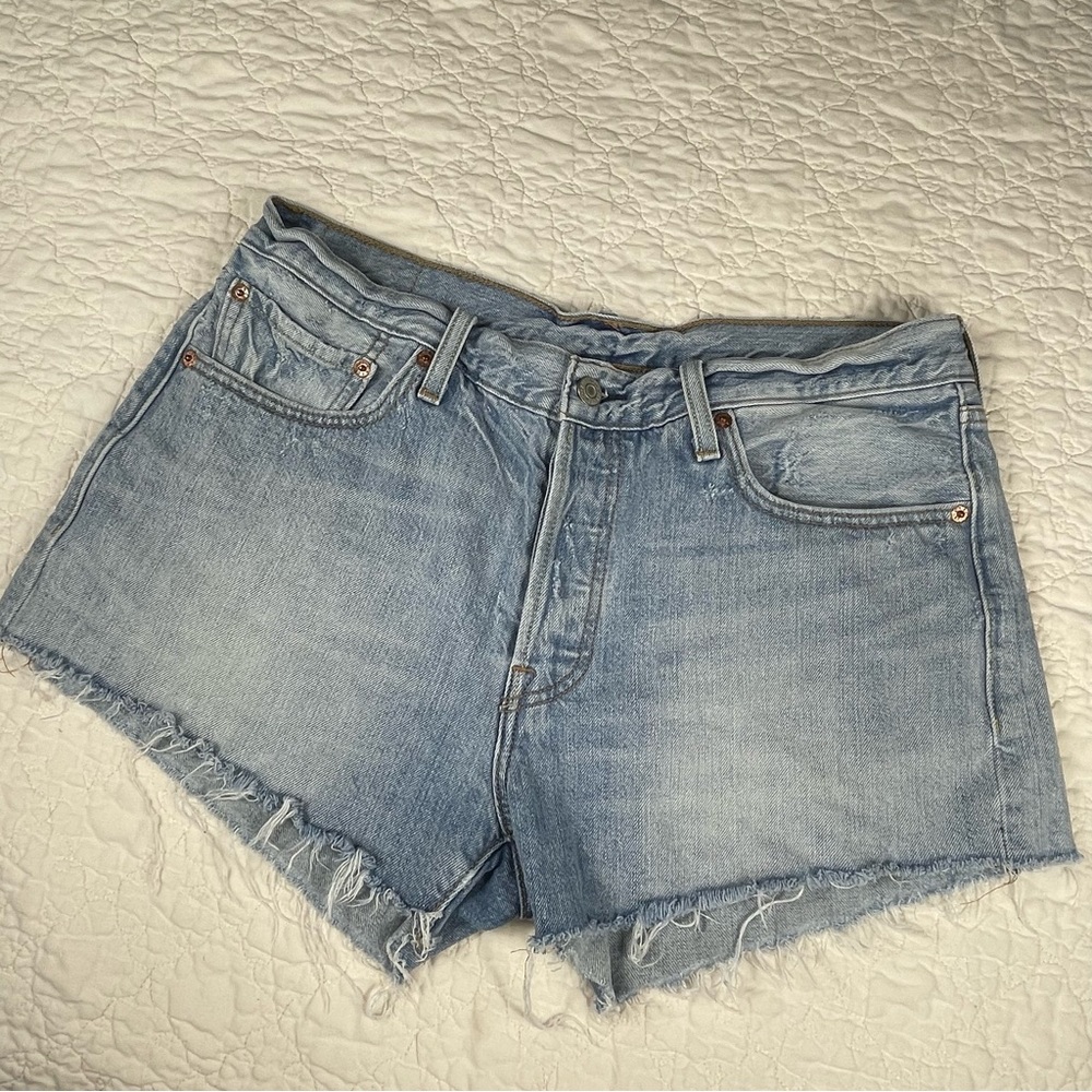 🔥Levi’s 501 Cut Off Denim Shorts Button Fly High Rise Jean Shorts Women Size 31